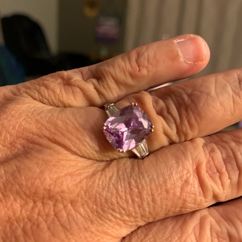 Rare orchid 11+ carat diamonesk  ring